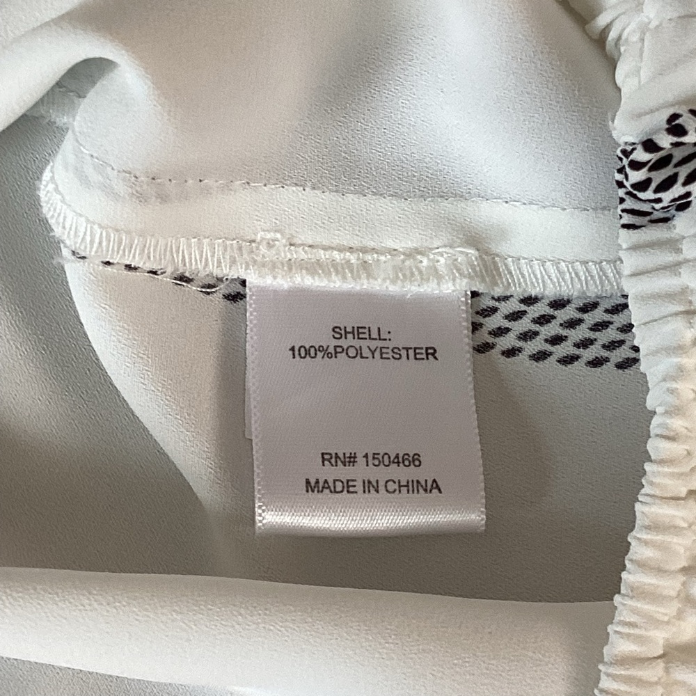 41 Hawthorn White and Black Boxy Blouse with Mandarin Collar - Picture 9 of 11